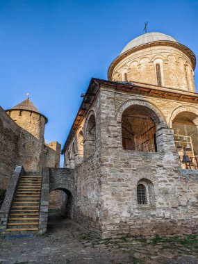 Ivangorod Kalesi, Rusya 'nın Leningrad Oblastı' nda bulunan bir ortaçağ kalesidir. Estonya 'nın Narva kentinin karşısında, Estonya ile Rusya sınırı boyunca Narva Nehri üzerinde yer almaktadır..