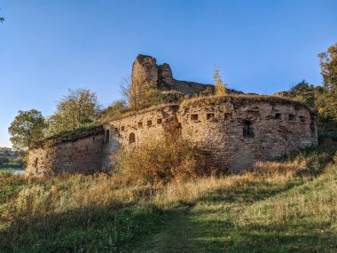 Ivangorod Kalesi, Rusya 'nın Leningrad Oblastı' nda bulunan bir ortaçağ kalesidir. Estonya 'nın Narva kentinin karşısında, Estonya ile Rusya sınırı boyunca Narva Nehri üzerinde yer almaktadır..