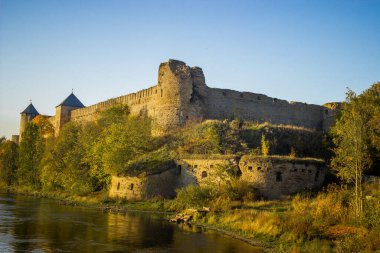 Ivangorod Kalesi, Rusya 'nın Leningrad Oblastı' nda bulunan bir ortaçağ kalesidir. Estonya 'nın Narva kentinin karşısında, Estonya ile Rusya sınırı boyunca Narva Nehri üzerinde yer almaktadır..