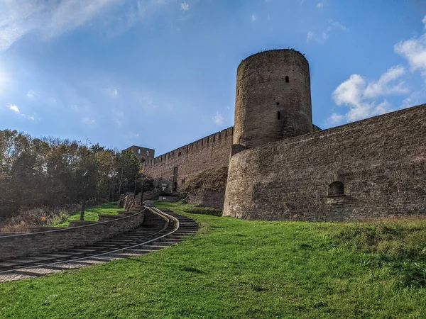 이반고로드 Ivangorod Fortress 러시아의 레닌그라드 고로드에 중세의 성이다 도시는 토니아의 — 스톡 사진