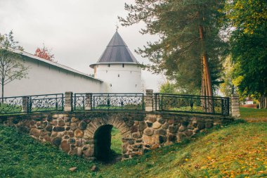Pskov-Pechory Manastırı ya da Pskovo-Pechersky Dormition Manastırı veya Pskovo-Pechersky Manastırı, Pechory, Pskov Oblastı 'nda bulunan bir Rus Ortodoks erkek manastırı.