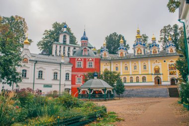 Pskov-Pechory Manastırı ya da Pskovo-Pechersky Dormition Manastırı veya Pskovo-Pechersky Manastırı, Pechory, Pskov Oblastı 'nda bulunan bir Rus Ortodoks erkek manastırı.