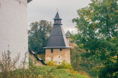 Pskov-Pechory Manastırı ya da Pskovo-Pechersky Dormition Manastırı veya Pskovo-Pechersky Manastırı, Pechory, Pskov Oblastı 'nda bulunan bir Rus Ortodoks erkek manastırı.