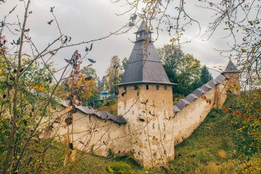 Pskov-Pechory Manastırı ya da Pskovo-Pechersky Dormition Manastırı veya Pskovo-Pechersky Manastırı, Pechory, Pskov Oblastı 'nda bulunan bir Rus Ortodoks erkek manastırı.