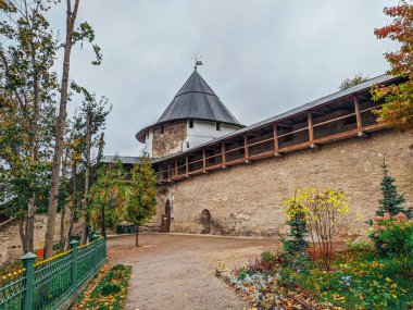 Pskov-Pechory Manastırı ya da Pskovo-Pechersky Dormition Manastırı veya Pskovo-Pechersky Manastırı, Pechory, Pskov Oblastı 'nda bulunan bir Rus Ortodoks erkek manastırı.