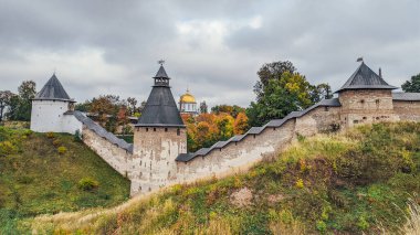 Pskov-Pechory Manastırı ya da Pskovo-Pechersky Dormition Manastırı veya Pskovo-Pechersky Manastırı, Pechory, Pskov Oblastı 'nda bulunan bir Rus Ortodoks erkek manastırı.
