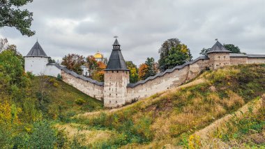 Pskov-Pechory Manastırı ya da Pskovo-Pechersky Dormition Manastırı veya Pskovo-Pechersky Manastırı, Pechory, Pskov Oblastı 'nda bulunan bir Rus Ortodoks erkek manastırı.
