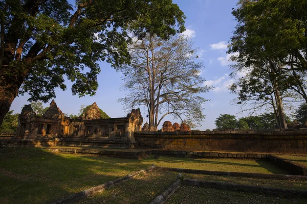 Prasat 的历史公园是城堡岩石老建筑学大约1000年前在布里兰 Provincethailand — 图库照片