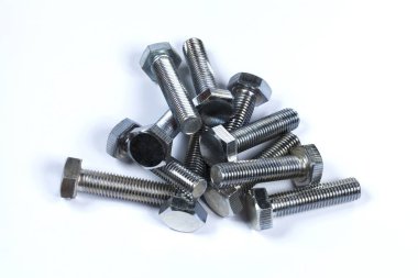 metal vida veya cıvata ve somun beyaz arka plan üzerinde izole.
