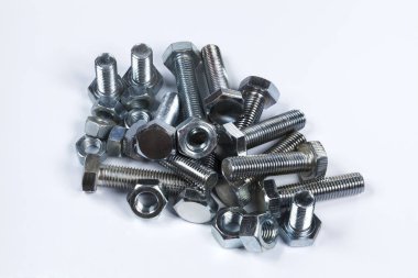 metal vida veya cıvata ve somun beyaz arka plan üzerinde izole.