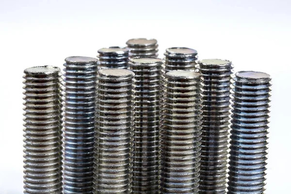 metal vida veya cıvata ve somun beyaz arka plan üzerinde izole.