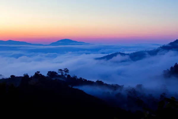 Lever Soleil Dans Nord Thaïlande Avec Paysage Brumeux Des Collines — Photo