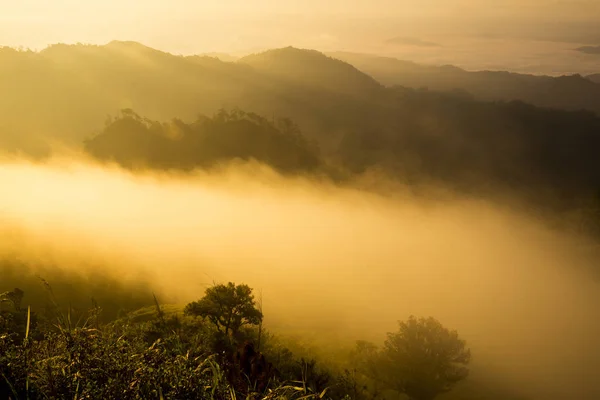 Wycieczka Najwyższej Góry Pai Mglisty Środowiska Podczas Sunrise Rano Punktu — Zdjęcie stockowe