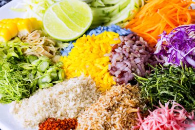  Sebzeli Baharatlı Pirinç Salatası