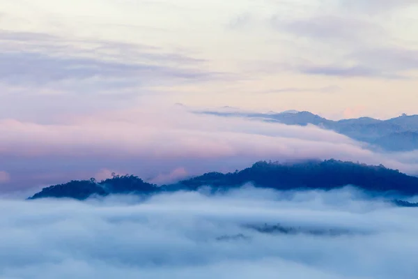 Bellissimo paesaggio montano invernale — Foto Stock