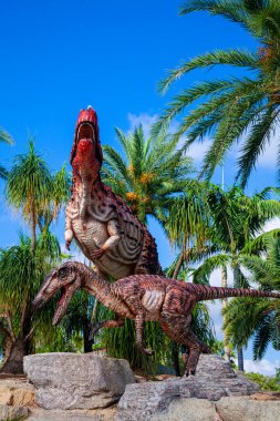 Nong Nooch Bahçesi, PATTAYA, THAILAND - 1 Nisan 2020 Dinozor Vadisi mi? Nong Nooch Tropik Botanik Bahçesi, Pattaya, Tayland.
