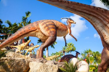 Nong Nooch Bahçesi, PATTAYA, THAILAND - 1 Nisan 2020 Dinozor Vadisi mi? Nong Nooch Tropik Botanik Bahçesi, Pattaya, Tayland.