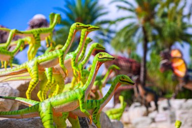 Nong Nooch Bahçesi, PATTAYA, THAILAND - 1 Nisan 2020 Dinozor Vadisi mi? Nong Nooch Tropik Botanik Bahçesi, Pattaya, Tayland.