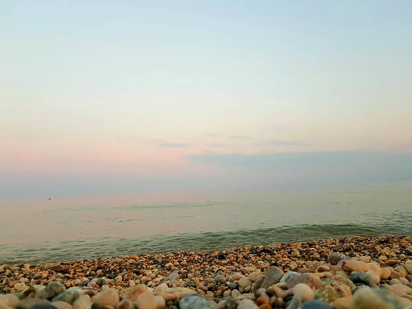 Schwarzes Meer Bei Sonnenuntergang Sonnenuntergang Rosa Farben Meer Kieselstrand Und — Stockfoto