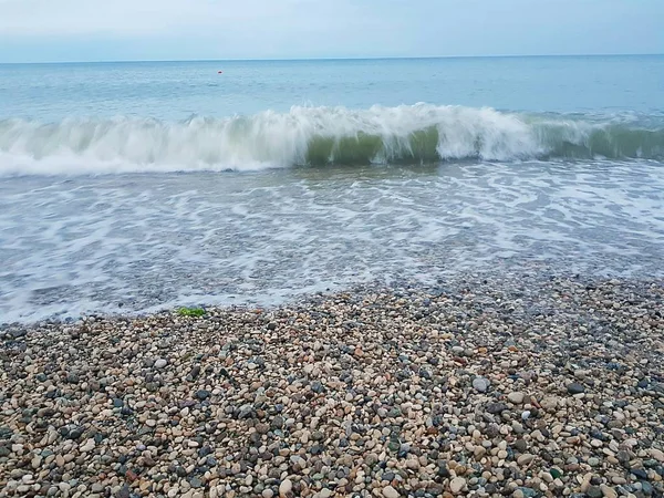 Meereswelle Läuft Land Schwarzmeerküste Wogt Eine Welle Auf Einem Kieselstrand — Stockfoto