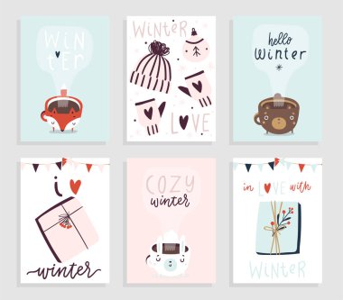 6 sevimli kış kullanıma hazır hediye kartları koleksiyonu. Altı yazdırılabilir el çizilmiş tatil posterleri şablonları kümesi. Vektör mevsimlik kartpostal tasarımı. 