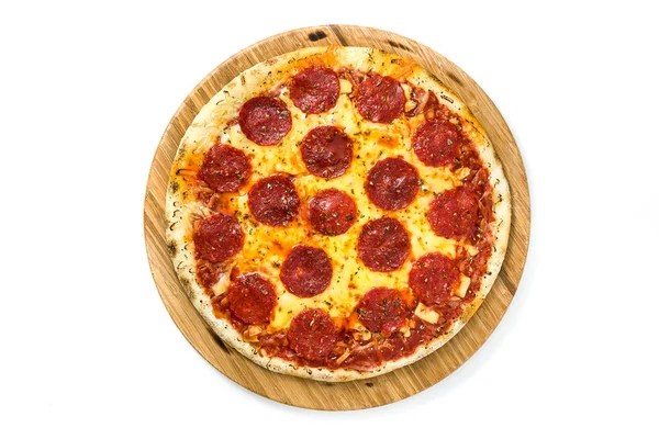 Hot Italienska Pepperoni Pizza Isolerad Vit Bakgrund Ovanifrån — Stockfoto