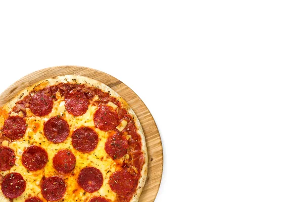 Hot Italienska Pepperoni Pizza Isolerad Vit Bakgrund Ovanifrån Copyspace — Stockfoto