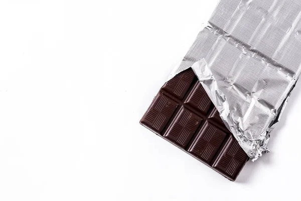 Chokladkaka Insvept Isolerade Vit Bakgrund Ovanifrån Copyspace — Stockfoto