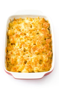 Tipik Amerikan makarna ve peynir beyaz arka plan üzerinde izole
