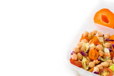 Beslenme çantası ile sağlıklı gıda izole üzerinde beyaz arka plan yemeye hazır. Boşaltmak