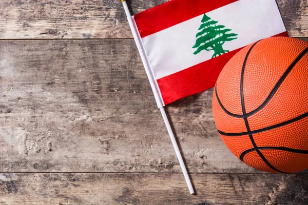 Drapeau Libanais Basket Sur Table Bois Espace Copie — Photo