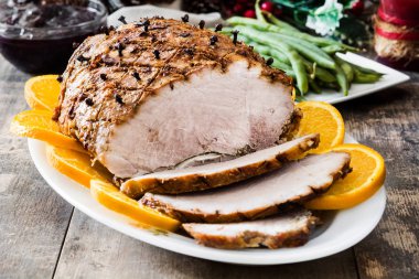 Tradicional ev yapımı tatlım sırlı jambon tatil için