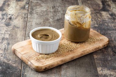 Tahin ve susam tohumu ahşap tablo.