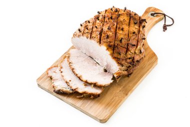 Tradicional ev yapımı için tatil beyaz arka plan üzerinde izole jambon sırlı tatlım