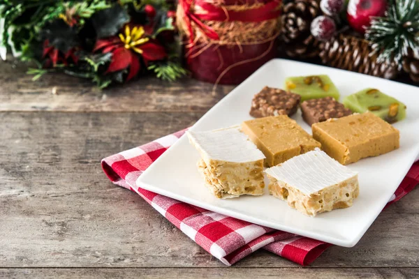 Turrón Navidad Sobre Mesa Madera Espacio Copia —  Fotos de Stock