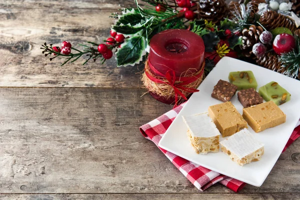 Turrón Navidad Sobre Mesa Madera Espacio Copia —  Fotos de Stock