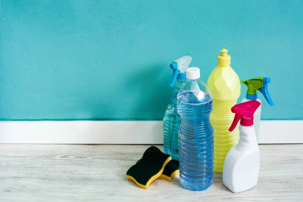 Artículos Limpieza Suelo Blanco Casa Espacio Copia —  Fotos de Stock