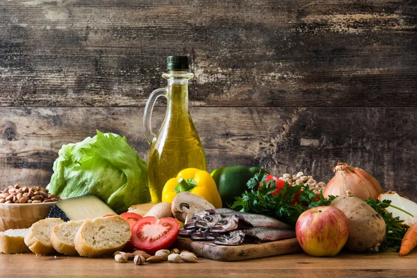 Healthy Eating Mediterranean Diet Fruit Vegetables Grain Nuts Olive Oil — Stock Photo, Image