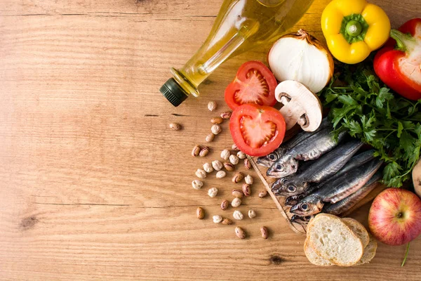 Sunda Matvanor Medelhavsdieten Frukt Grönsaker Spannmål Nötter Olivolja Och Fisk — Stockfoto