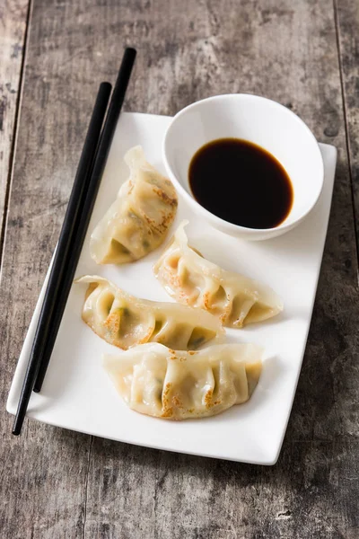 Dumplings Gyoza Sauce Soja Sur Table Bois Gros Plan — Photo