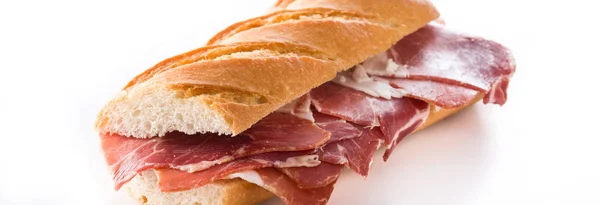 Spaanse Serrano Ham Sandwich Geïsoleerd Een Witte Achtergrond Panoramisch Uitzicht — Stockfoto