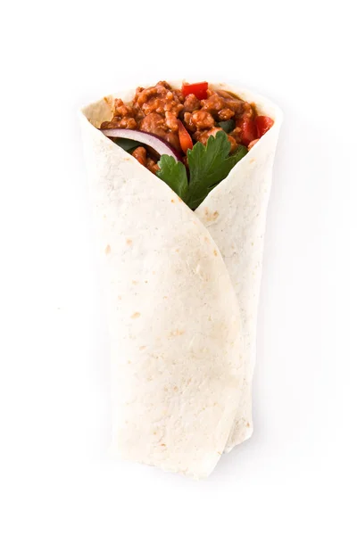 典型的墨西哥玉米煎饼包裹牛肉 炸薯条和蔬菜隔离在白色的背景 顶视图 — 图库照片