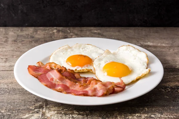 Huevos Fritos Tocino Para Desayuno Mesa Madera — Foto de Stock