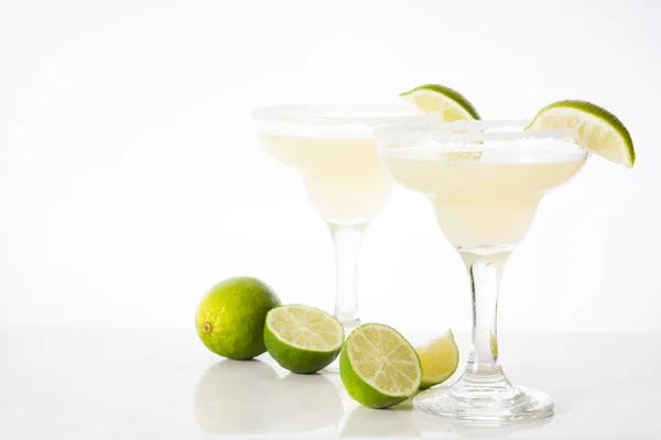 Margarita Cocktails Lime Glass Isolated White Background Copyspace — Stock Photo, Image
