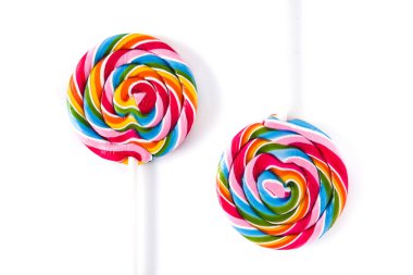 Beyaz arka plan üzerinde izole renkli lolipop. Üstten Görünüm. 