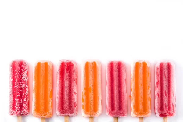 Patrón Paletas Naranja Fresa Aisladas Sobre Fondo Blanco Espacio Copia —  Fotos de Stock