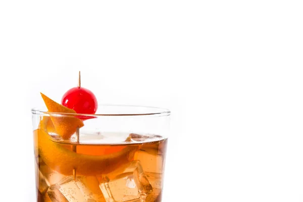 Altmodische Cocktail Mit Orange Und Kirsche Isoliert Auf Weißem Hintergrund — Stockfoto