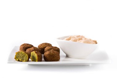 Falafel bir tabaküzerinde 