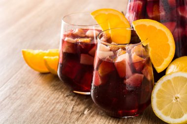 Kırmızı şarap sangria