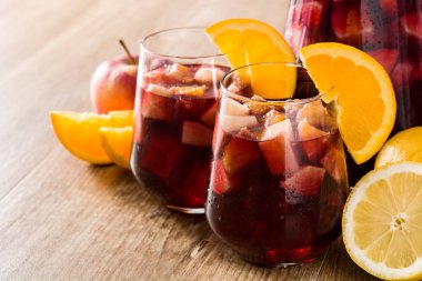 Kırmızı şarap sangria